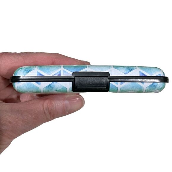 Hard Case RFID Wallet Card Holder Chevron Multi-Color - Picture 3 of 4